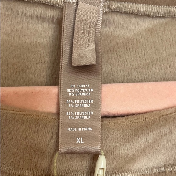 NWT SKIMS Soft Tan Velvet Tank Top size XL - Picture 3 of 5